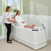 Gemini 2000 badekar med plattform og dobbeltløft-funksjon