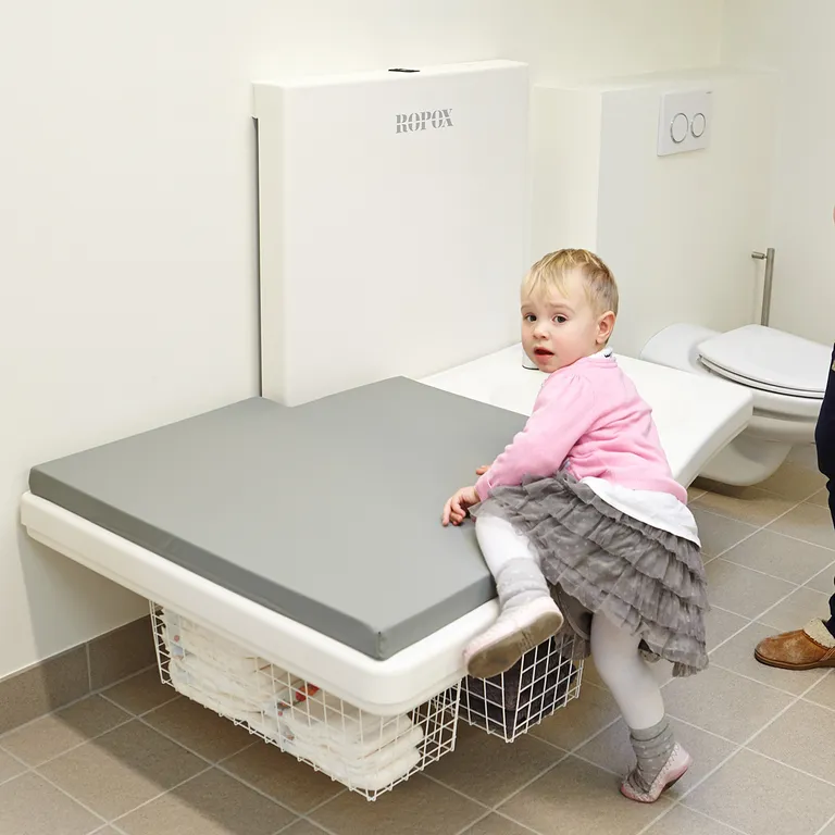 AddLife Maxi2 lavtgående stellebord med vask, høyderegulerbart